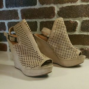 Chinese Laundry Wedges